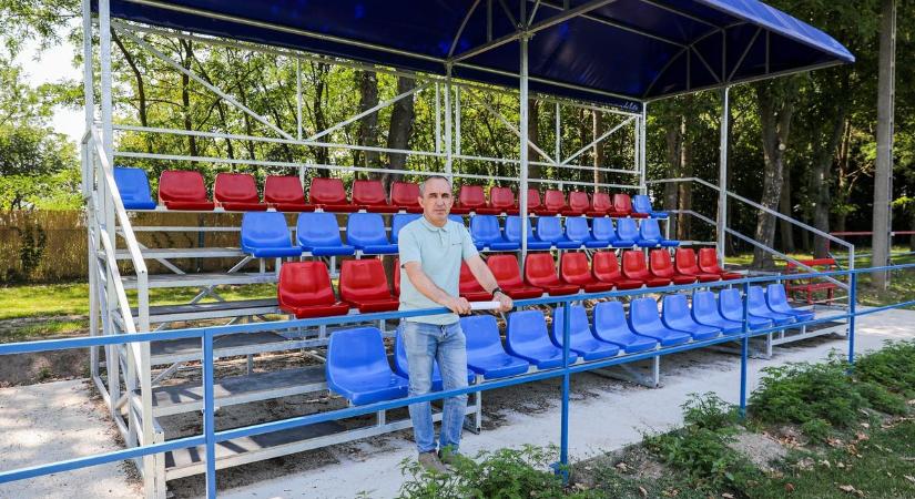 Fergeteges városnap lesz Téten, a sztárfellépők mellett egy 95 éves bácsi végzi a kezdőrúgást - fotó