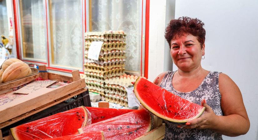 Ez most a sláger a jászkunsági piacokon! Eláruljuk, a mézédes hazai mellett mi népszerű még a vevők körében – videóval
