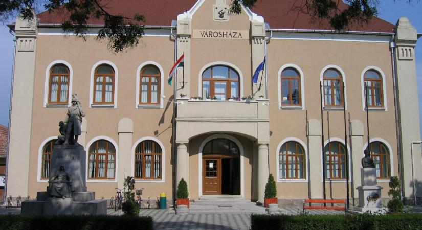 Mezőkeresztes az első település, amelyik él az önazonossági törvénnyel