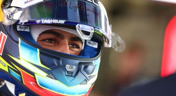 A Red Bull az F1-re készíti fel Lindbladot