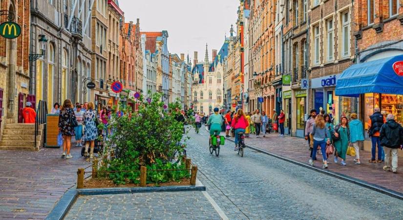 Kő kövön nem marad – szétlopják a világörökség részét képező várost a turisták