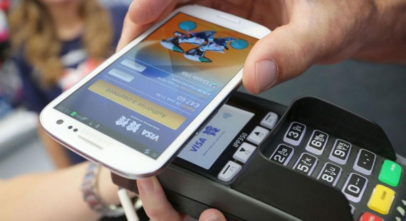 Tényleg elfelejtjük a bankkártyát? Durva számok jöttek a digitális fizetésekről