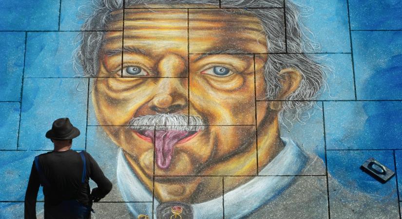 Újabb orosz támadás, hóban játszó kínai gyerekek – Ezek a nap legérdekesebb képei