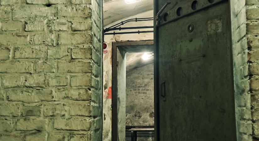 Magyar atombunkerben két hihetetlen szó volt felírva a táblára, elképesztő kép került az internetre