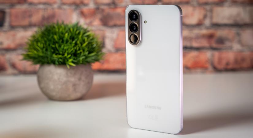 A Samsung hasít, az Apple toporog