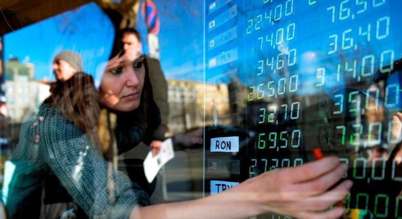 Erőre kapott a forint! Megrogyott az euró és a dollár árfolyama szerda estére – ennyit ér most a pénzünk