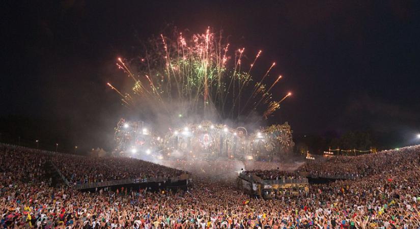 Borzalom a Tommorowland fesztiválon: lángokba borult a főszínpad