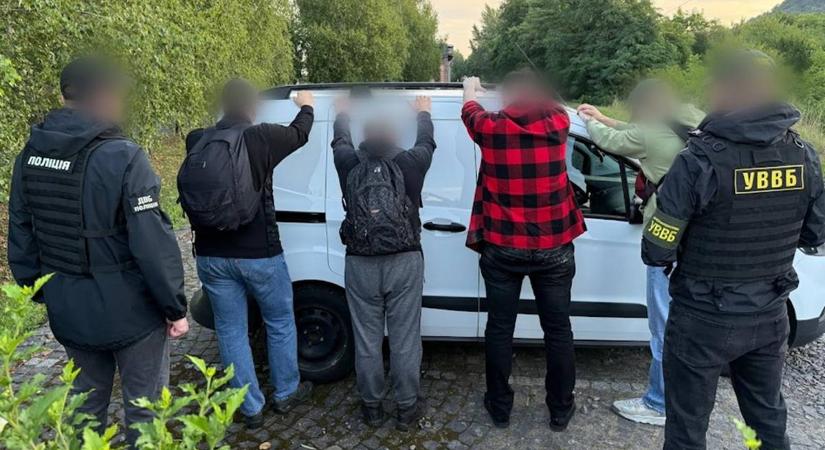 Embercsempész 10 ezer dollárral próbálta megvesztegetni a határőrt Kárpátalján