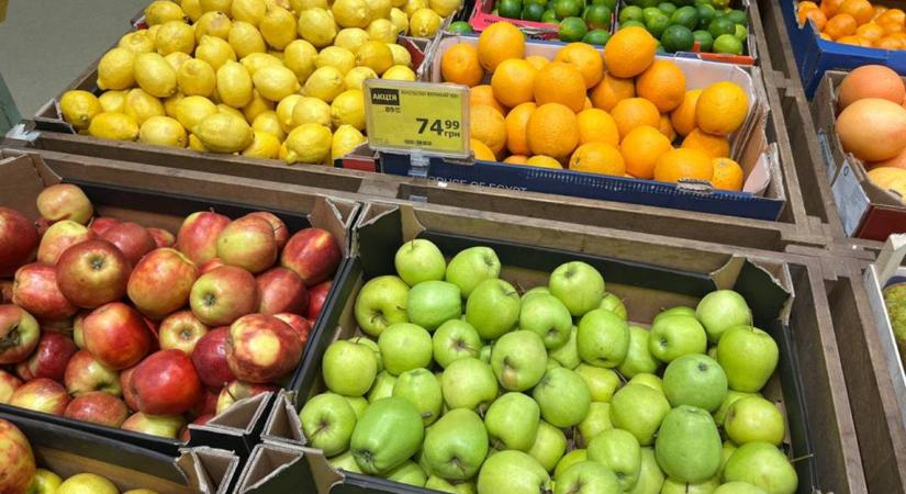 Rekordokat dönt az alma ára: mennyire emelkedtek az élelmiszerárak Ukrajnában ?
