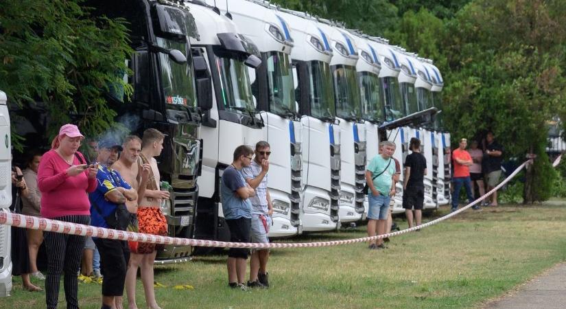 Balesetek sora, egy gasztronómiai furcsaság és egy csodás fürdőtó tette emlékezetessé a napot