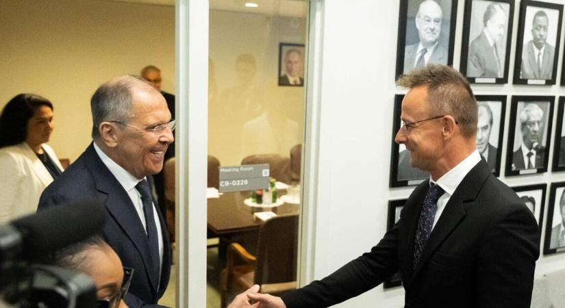 Szijjártó Péter reménykedik, pedig ennél azért több kellene