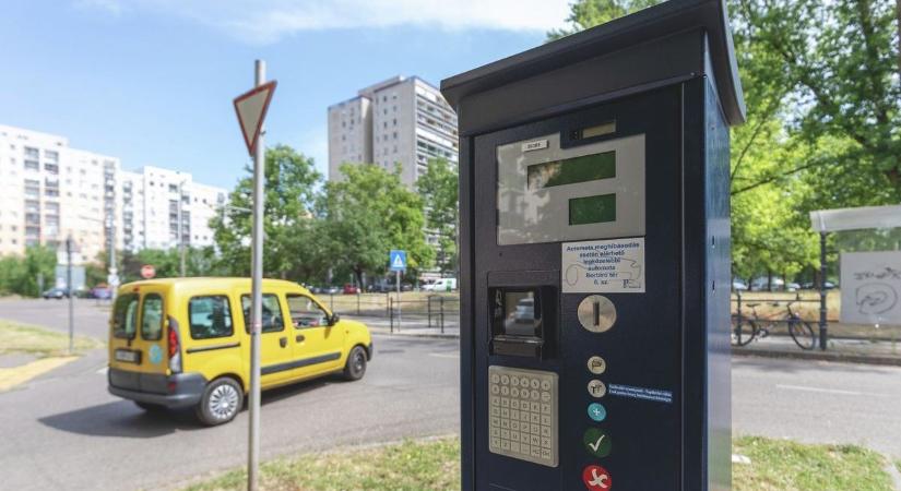 Új részletek a debreceni parkolási rendről: ezt kell tudni a Piros zónáról