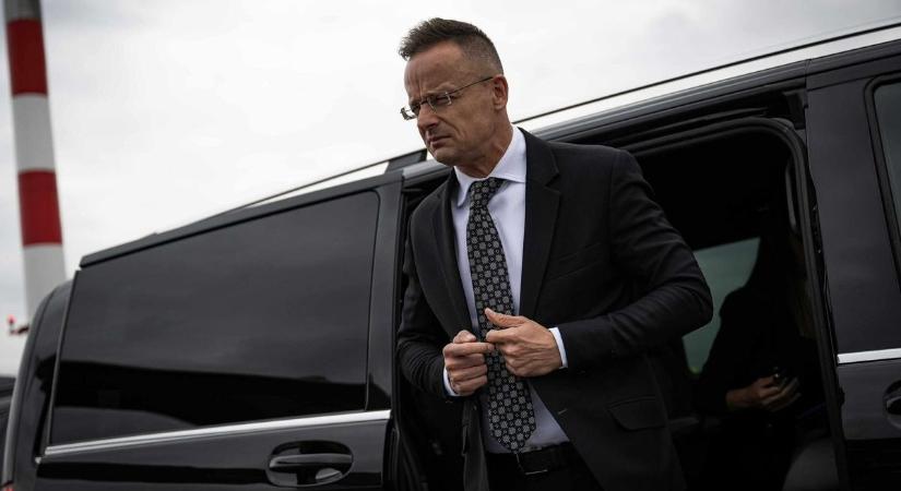 Szijjártó Péter: Négy magyar konzul segíti a Paksi FC–CFR Cluj mérkőzés lebonyolítását Kolozsváron