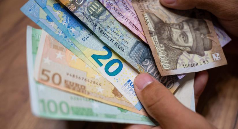 Felemásan indította a reggelt a forint