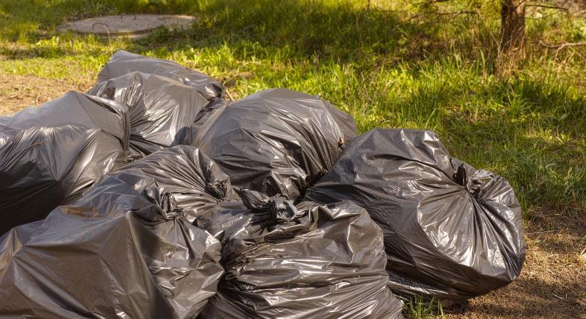Elképesztően morbid dolgot találtak zsákokban a Tisza partján, keresik a tettest