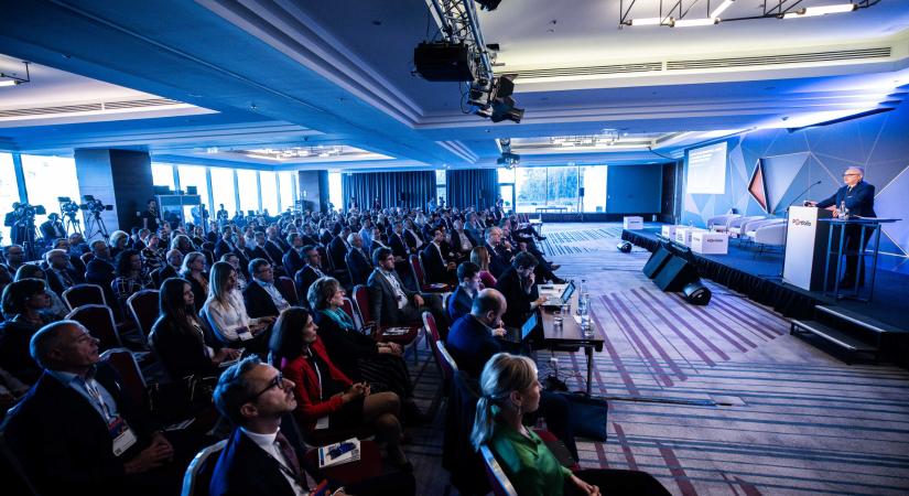 Az extra early bird ár néhány napon belül a múlté a gazdaság csúcsvezetőit felvonultató Portfolio Budapest Economic Forum 2025-re
