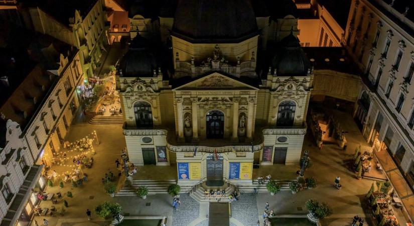 A Waberer’s szállította a Zsolnay Fényfesztivál egyik legkülönlegesebb fényinstallációját