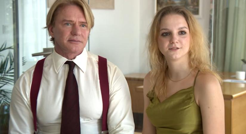 Így jött össze a 32 évvel fiatalabb asszisztensével Szolnoki Szabolcs: Karolina ezt szereti a legjobban az üzletemberben – videó