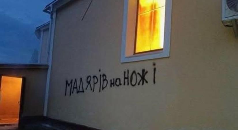 Újabb magyarellenes támadás Ukrajnában! Felgyújtottak egy templomot