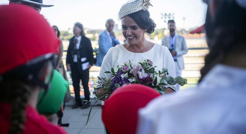 Novák Katalin lemondása után magával vitte több tízmilliós gardróbját