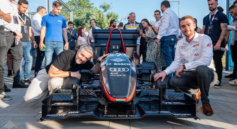 Bemutatta első elektromos autóját a győri egyetem Formula Student-csapata
