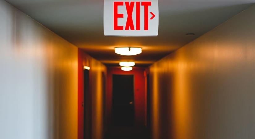 Megint ajtót mutat egy rakás partnernek a VMware