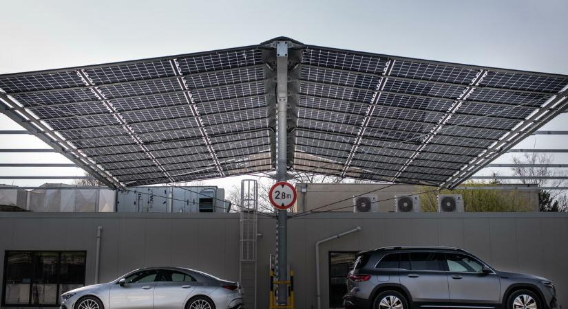 Filigrán, feszített szerkezetű mapelemes parkolóval gyűjtötte be legújabb nemzetközi elismerését a bim.GROUP