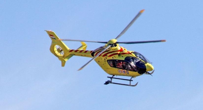 Mentőhelikopter érkezett a 8-as főútra, súlyos baleset történt