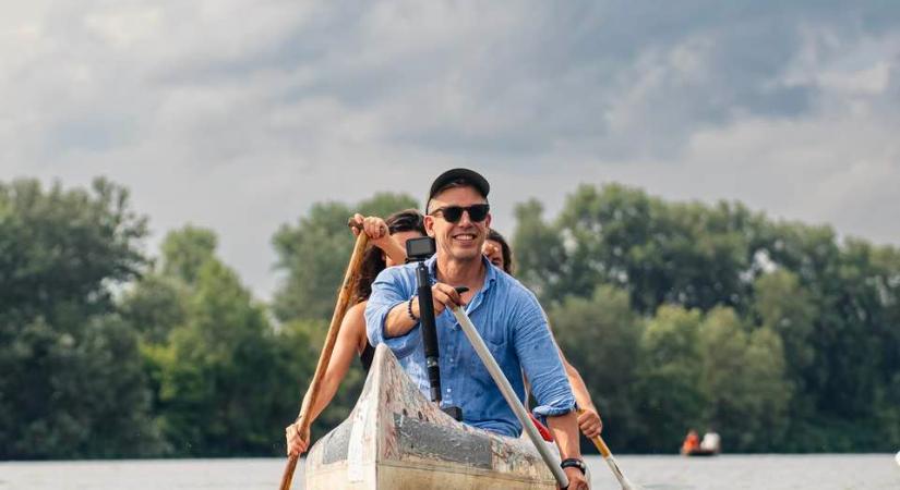 Magyar Péter a Tiszán evezett, miközben Brüsszelben az agrártámogatásokról vitáztak  videó