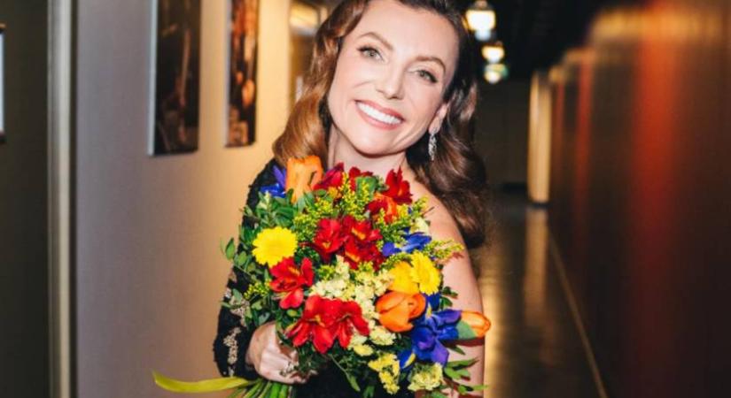 Rúzsa Magdi strandoló hármasikrei a nyaraláson: fürdőruhában fotózkodott velük