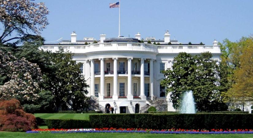 Trump leköszönő kormányának tagjai műtárgyakkal távoznak a Fehér Házból
