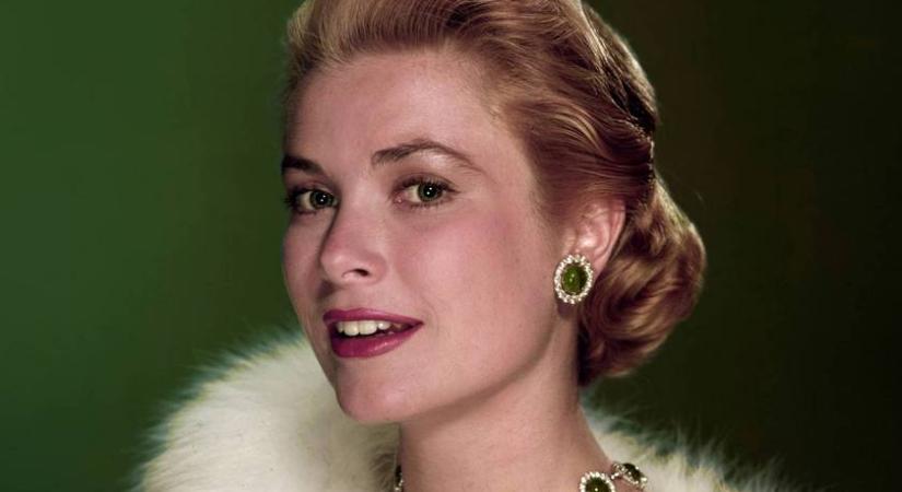 Grace Kelly 27 éves unokája meseszép volt a monacói bálon: az estélyivel a színésznőt másolta