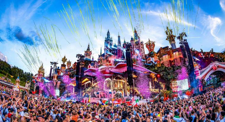 Tűz pusztította el a Tomorrowland nagyszínpadát a nyitás előtt