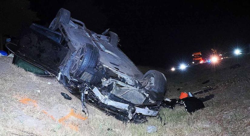 Kiderült mi okozta az éjszakai balesetet, öten sérültek meg az ütközéstől