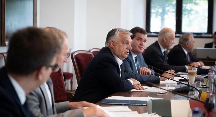 Orbán Viktor megemelte a miniszterek fizetését