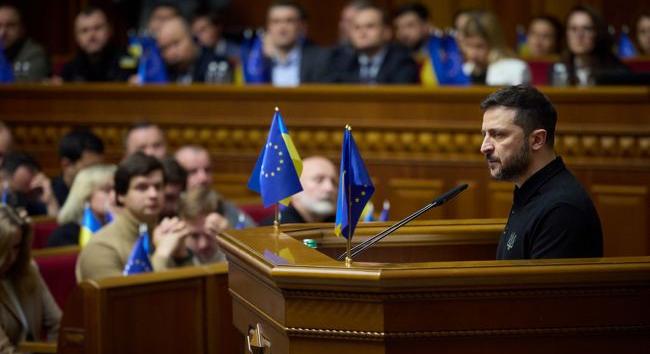 A katonák leszerelése csak az ellenség legyőzése után lesz lehetséges – Zelenszkij
