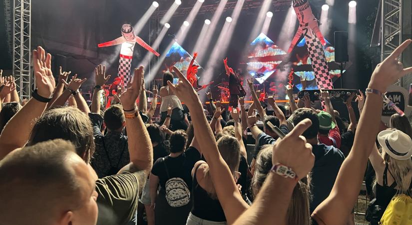 Rock ’N Road – avagy a Campuson is hozták a kötelezőt a domoszlói srácok