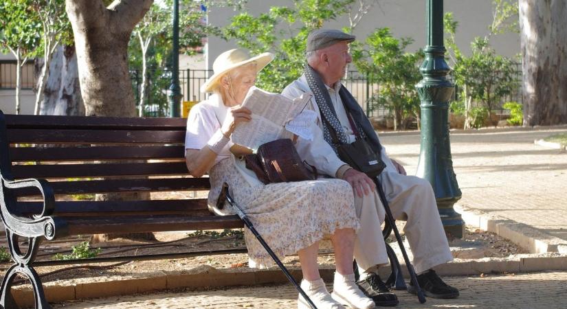 Különadó jöhet a nyugdíjasoknak, így változna a juttatás összege