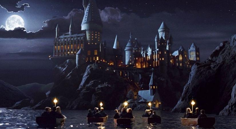 A Harry Potter-sorozatot gyártó stúdió külön iskolát épít a gyerekszínészeknek, hogy oda járhassanak a következő 8-10 évben, amíg a széria készül