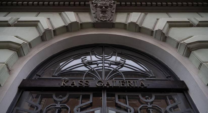 Meglepő ötlettel mentené meg egy fotográfus a hosszú ideje zárva tartó Kass Galériát