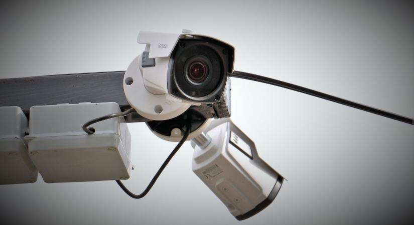 Veszélyes bűnözőt keres a rendőrség, a lakosságnak nem szabad feltartóztatnia – fotó
