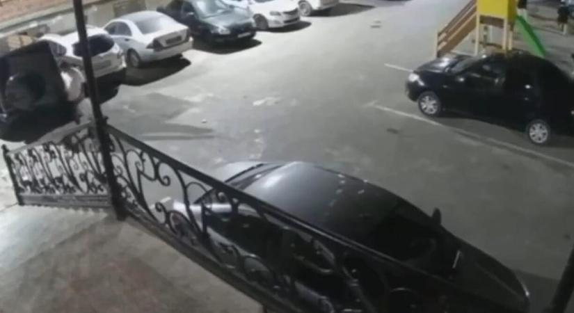 Egy mahacskalai parkolóban alig pár méterről lőttek rá egy MMA-harcosra, kiderült, hogyan élhette túl a támadást - videó