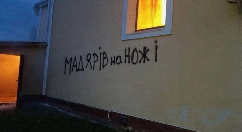 A felgyújtott kárpátaljai templom miatt berendelték Ukrajna nagykövetét a Külgazdasági és Külügyminisztériumba