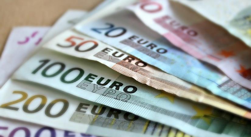 Ijesztő adatok: 100 emberből ennyien dőlnek be a csalóknak