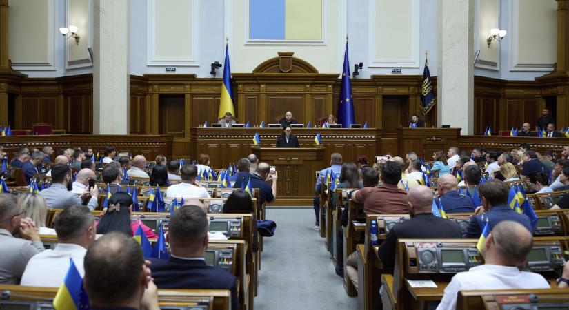 Megszavazták az új ukrán kormányt is