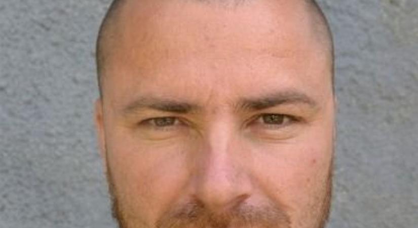 Brutális gyilkosság miatt körözi a rendőrség a veszélyes bűnözőt
