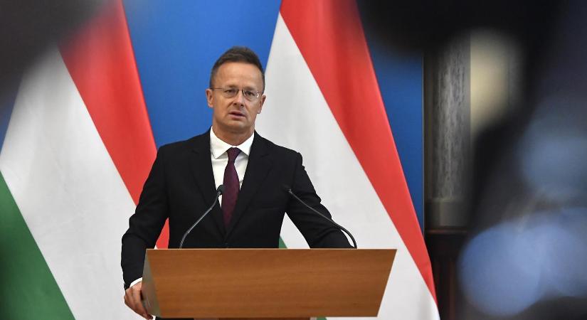Szijjártó Péter: A kormány kitiltott három ukrajnai tisztviselőt
