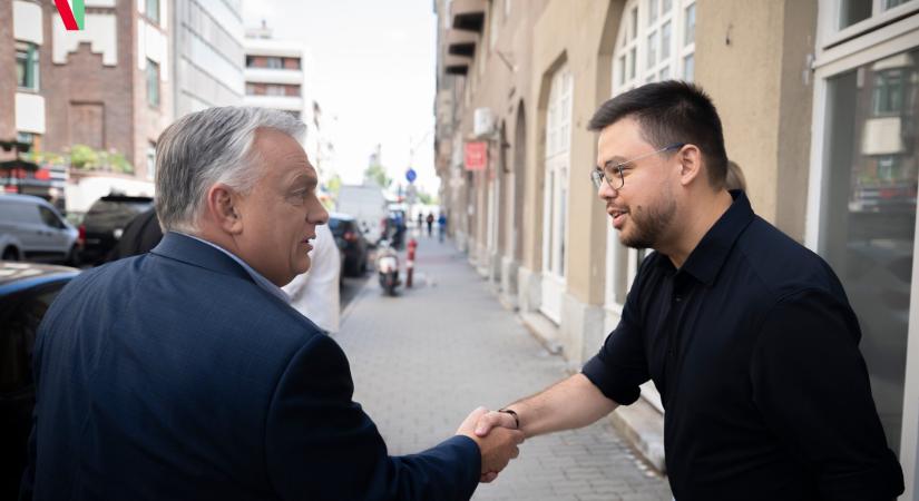 Orbán Viktor ledobja a bombát az Ultrahang YouTube-interjúban: Nokia telefon, mémek és Brüsszel titkai  videó