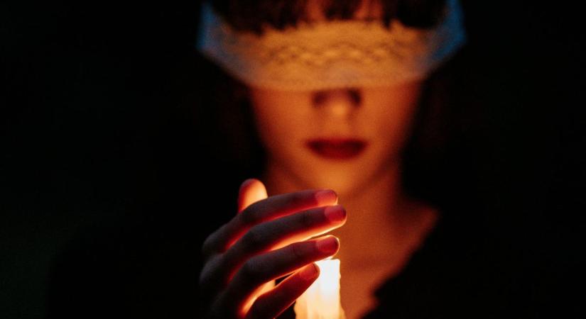 „Egy szellemmel házasodtam – most figyelmeztetek Annabelle babája miatt bekövetkezett haláleset után”