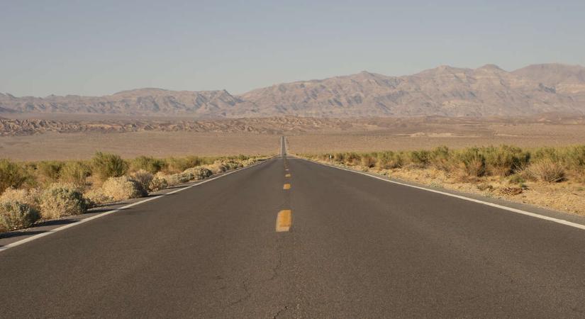 Életeket követel, szellemek lakják, és forróbb, mint a pokol – mégis turisták ezreit vonzza a Death Valley